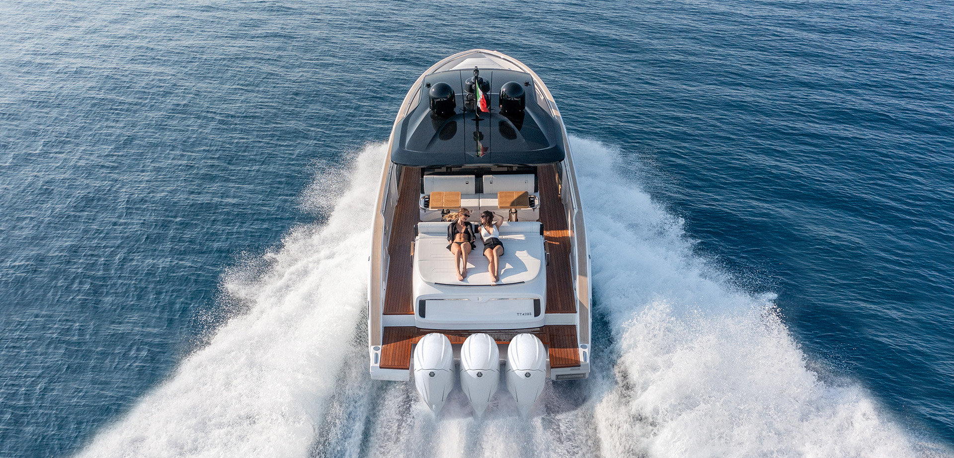 Invictus Yacht - TT420S